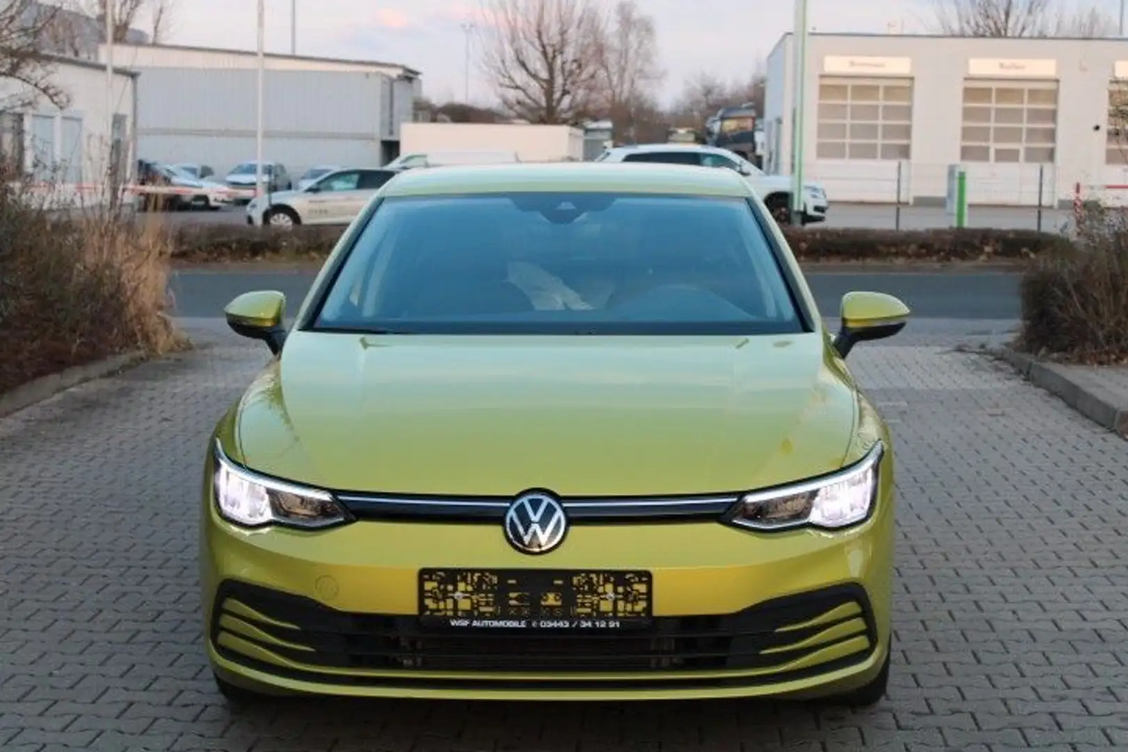 Volkswagen Golf VIII Lim. United,Navi,LED,Virtual,SHZ,ALU+W Jaune - 1