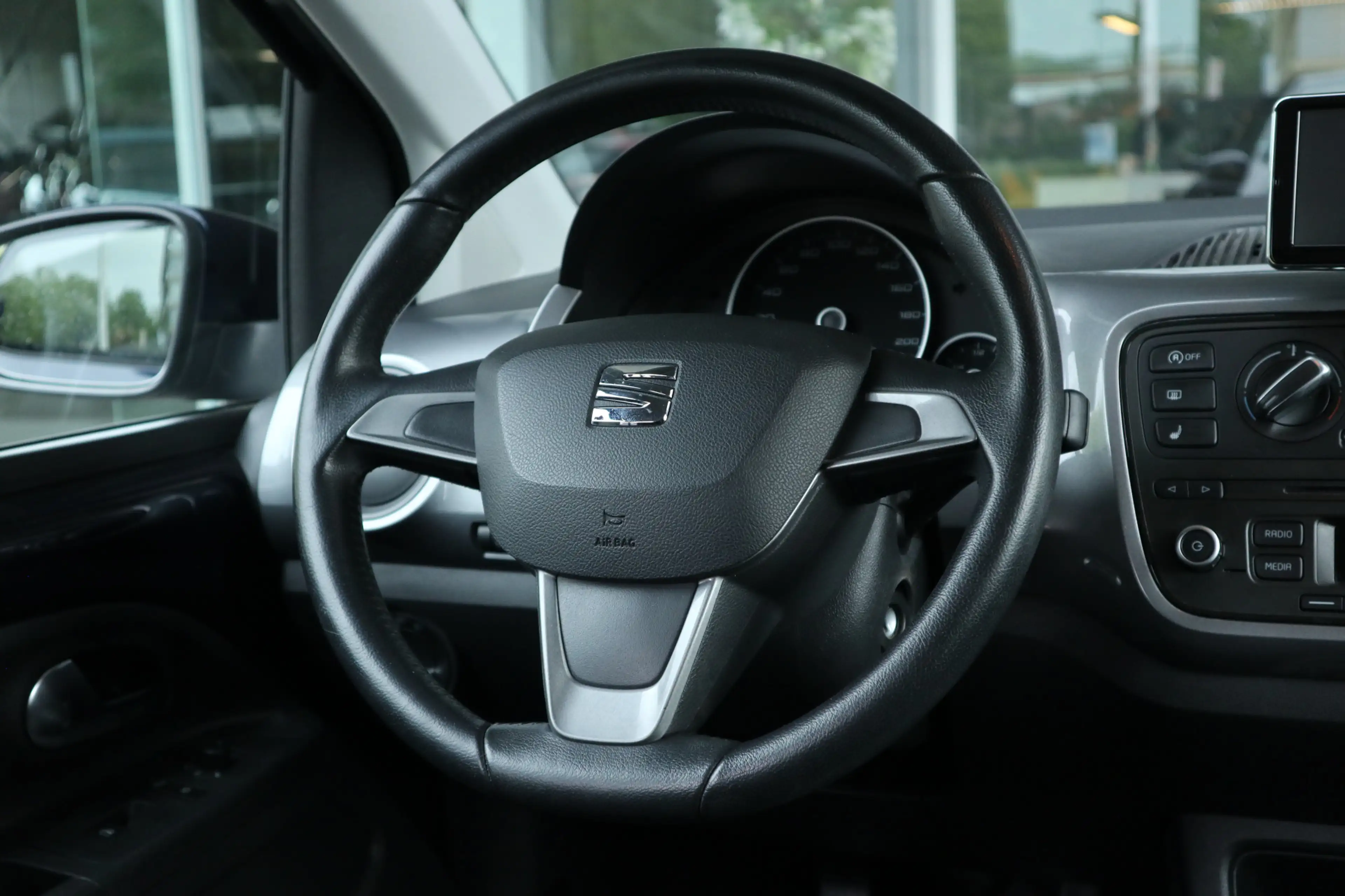 SEAT Mii 1.0 Sport Dynamic — photo 9