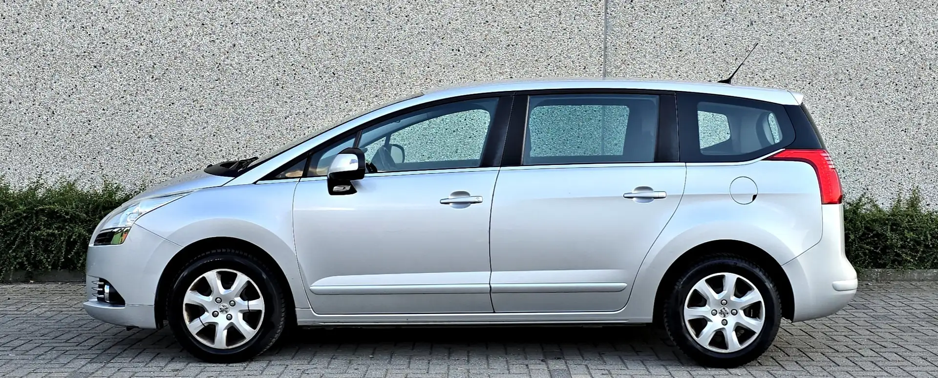 Peugeot 5008 1.6 HDi Pack Clim. Cruise Sensor Att. Remorque Szürke - 2
