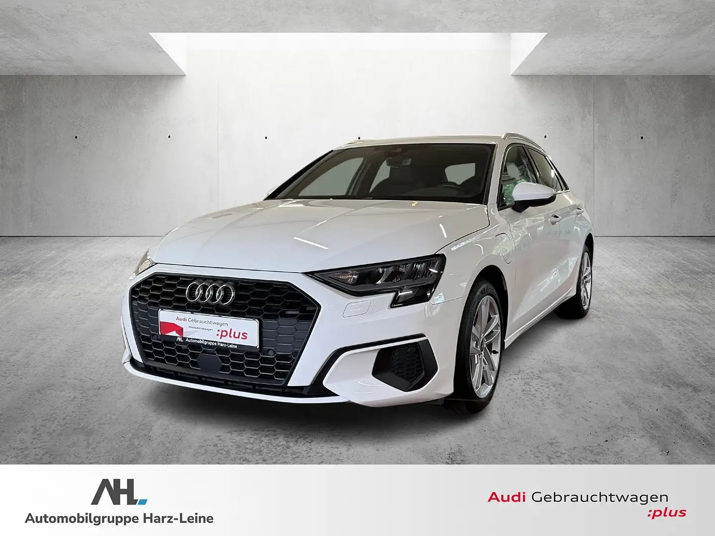 Audi A3 Sportback 40 TFSIe S-tronic LED Navi RFK SHZ Wit - 1