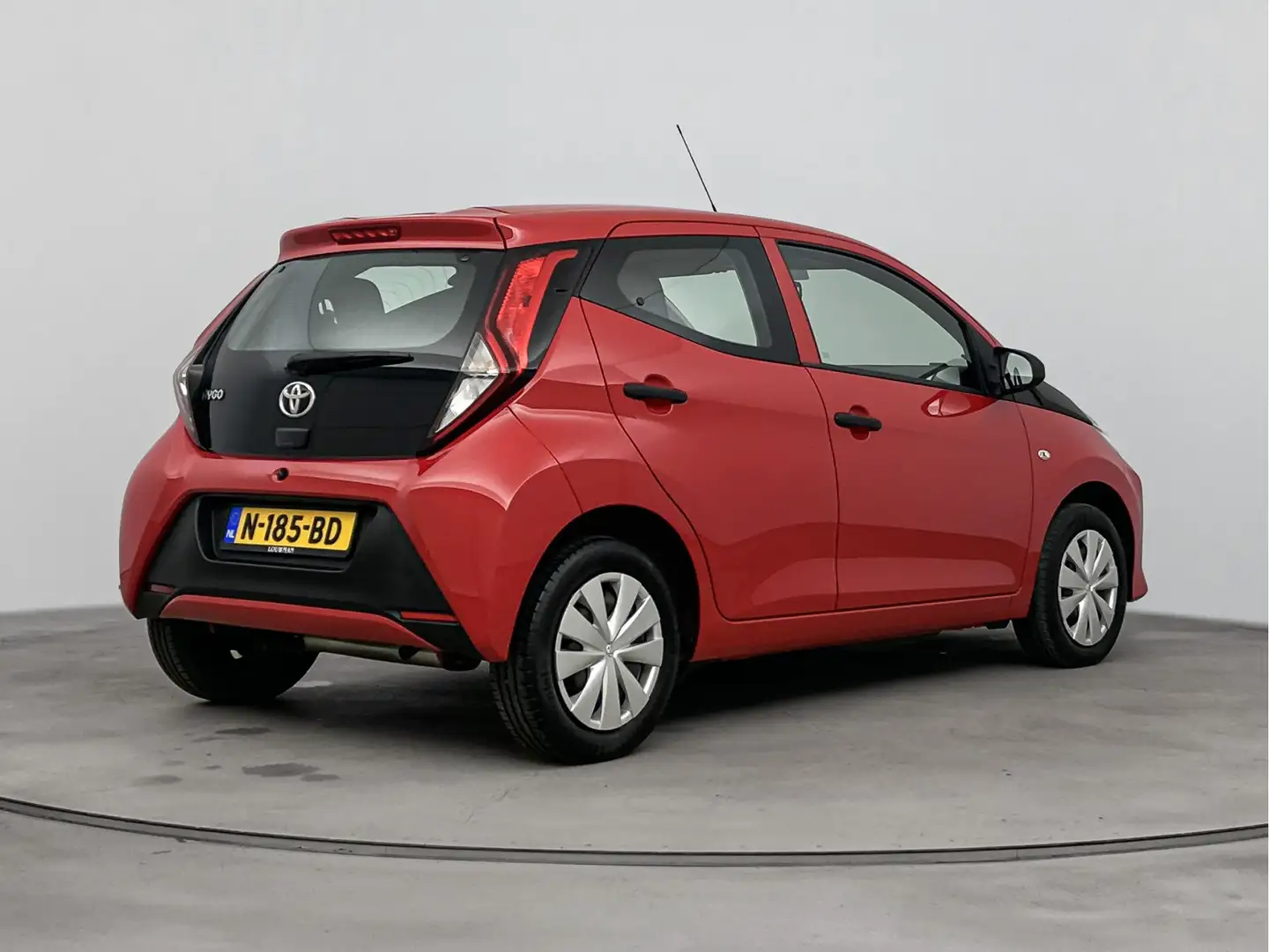 Toyota Aygo 1.0 VVT-i x-fun | Airco | Bluetooth | Centrale por Rouge - 2