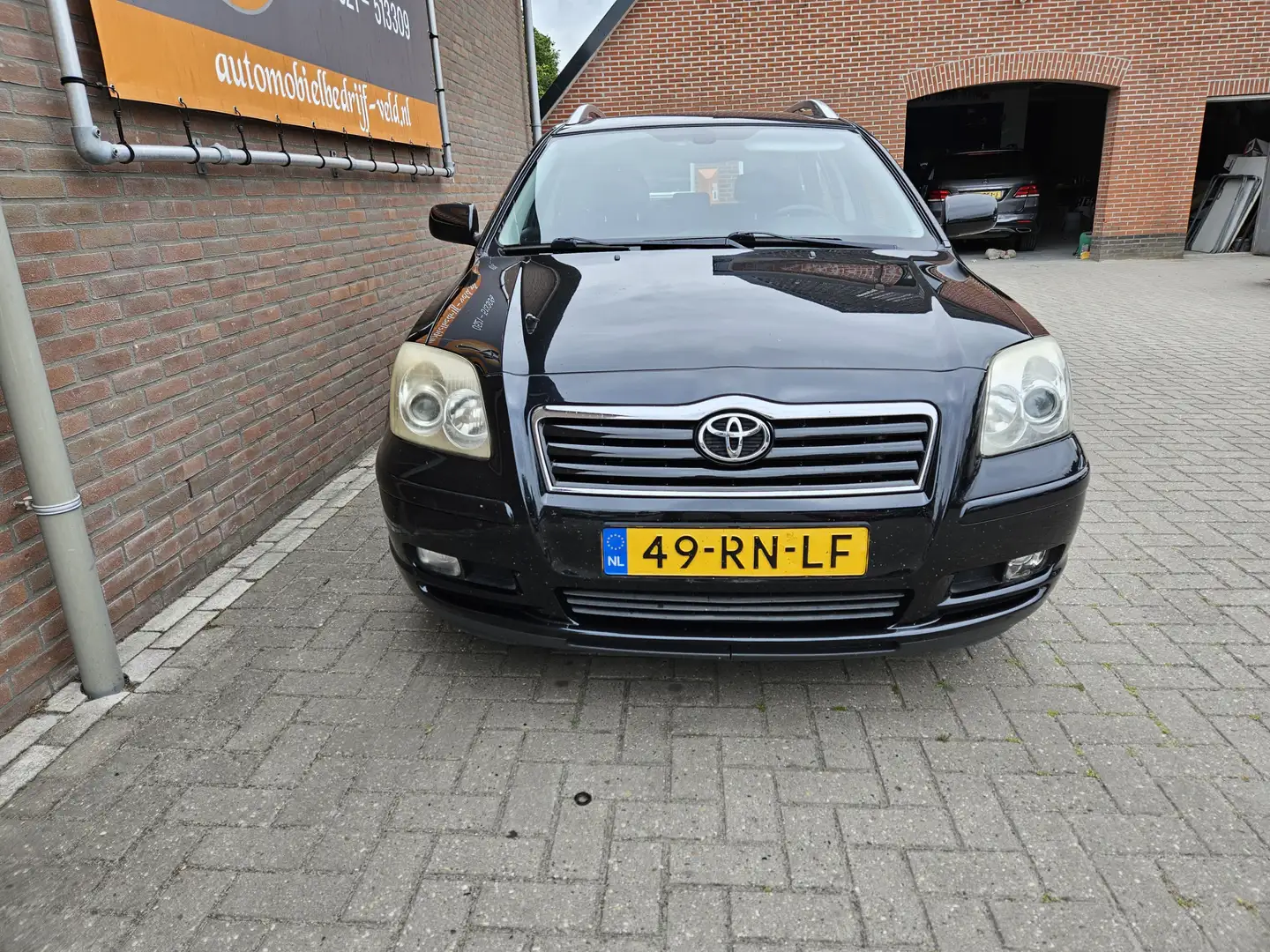 Toyota Avensis Wagon 2.0 VVTi Linea Sol Zwart - 2