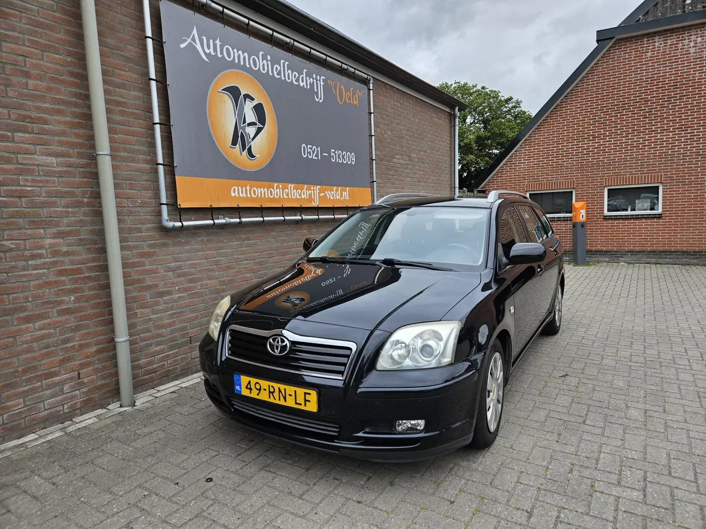 Toyota Avensis Wagon 2.0 VVTi Linea Sol Zwart - 1