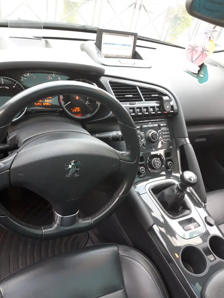 Peugeot 3008 1.6 HDi 16V 112ch FAP FÃ©line