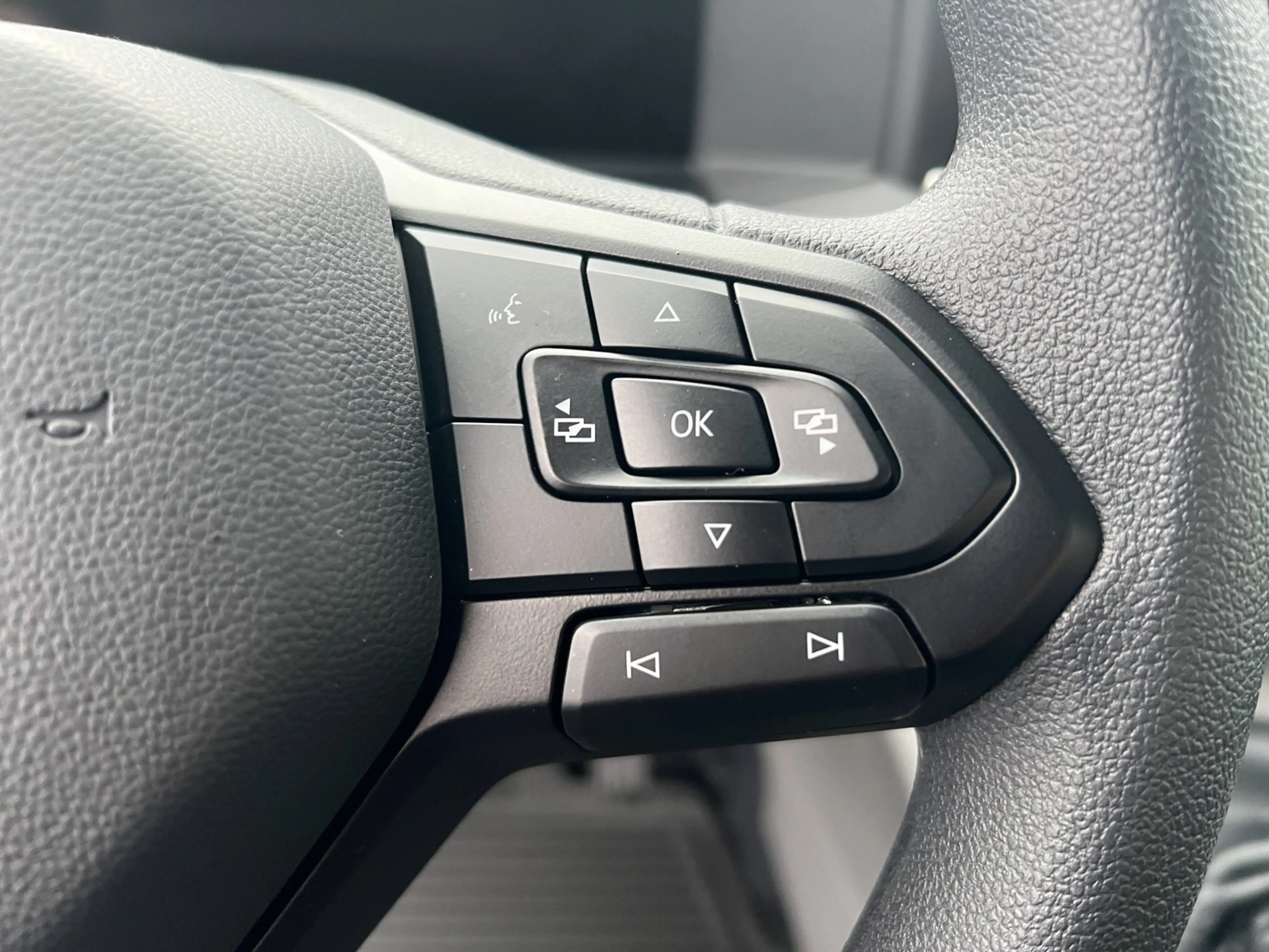 Volkswagen T7 Caravelle Kasten 2.0 TDI Klima Tempomat PDC — photo 14