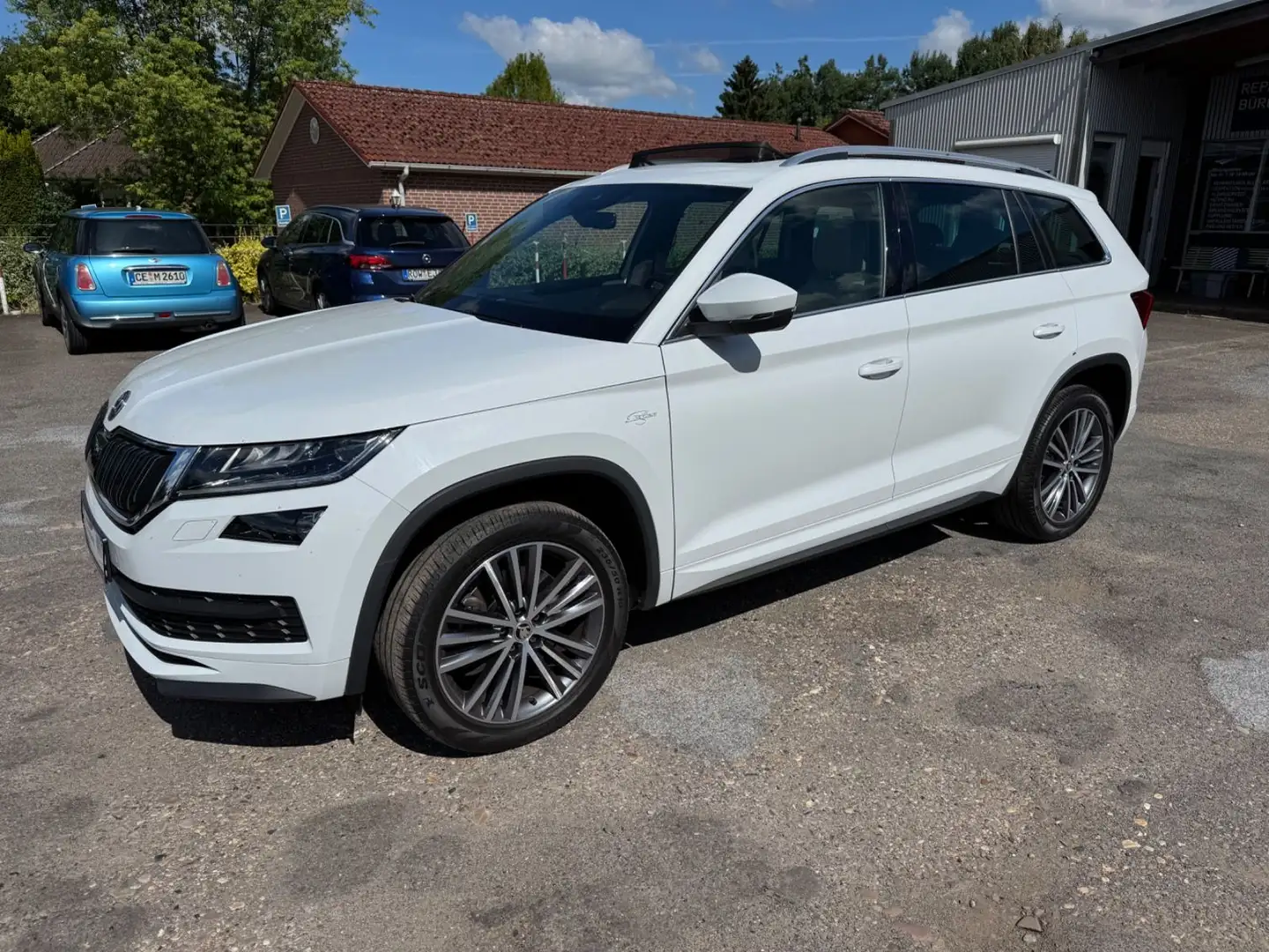 Skoda Kodiaq L&K 4x4 Panorama/ 360 Grad/ AHK Wit - 1