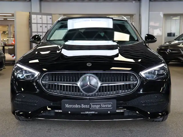 Mercedes-Benz C view 2