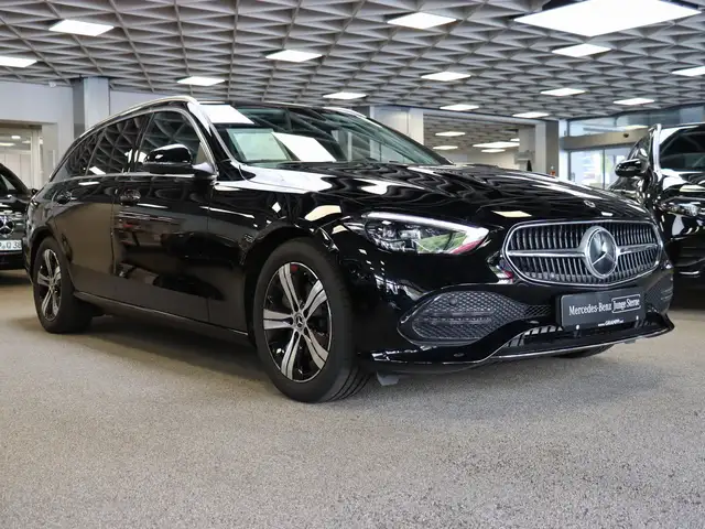 Mercedes-Benz C view 3