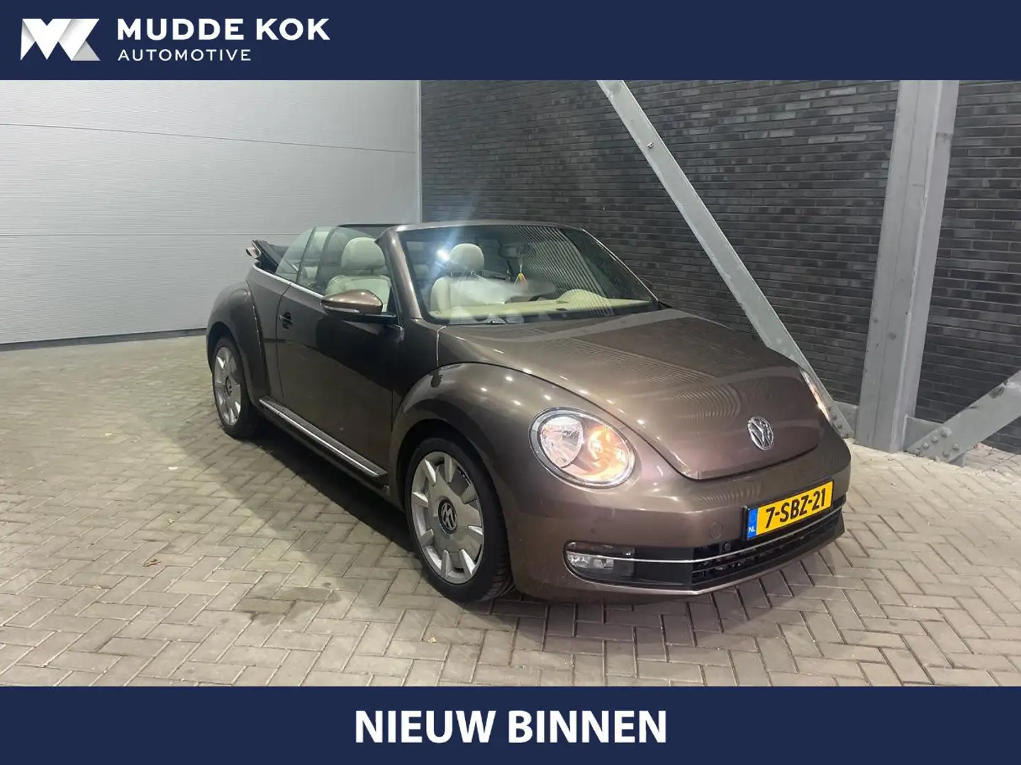 Volkswagen Beetle Cabriolet 1.4 TSI Design | PDC Voor+Achter | Navig Bruin - 1
