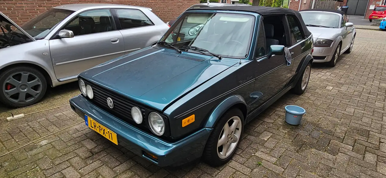 Volkswagen Golf Cabriolet 1.8 Etienne Aigner USA, foto 1