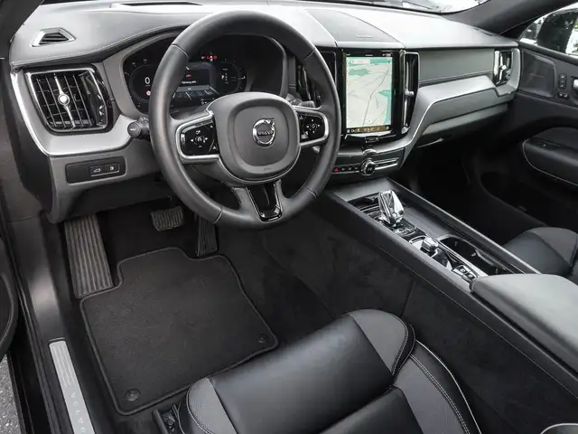 Volvo XC60 view 9