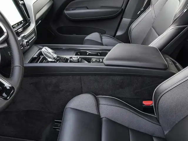 Volvo XC60 view 15