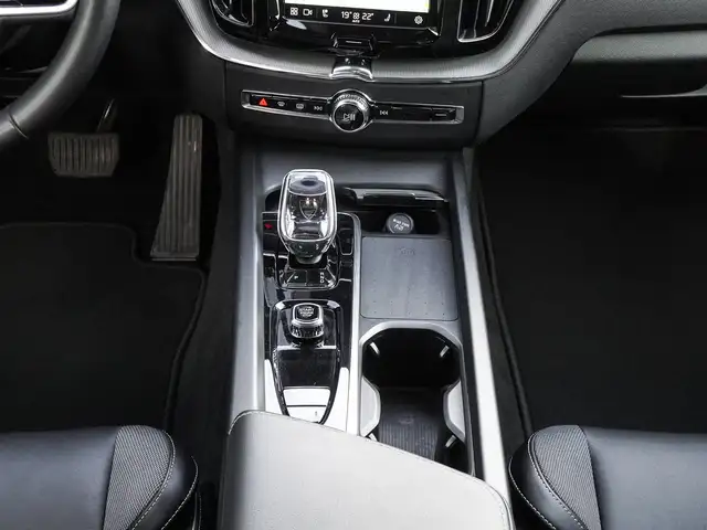 Volvo XC60 view 14