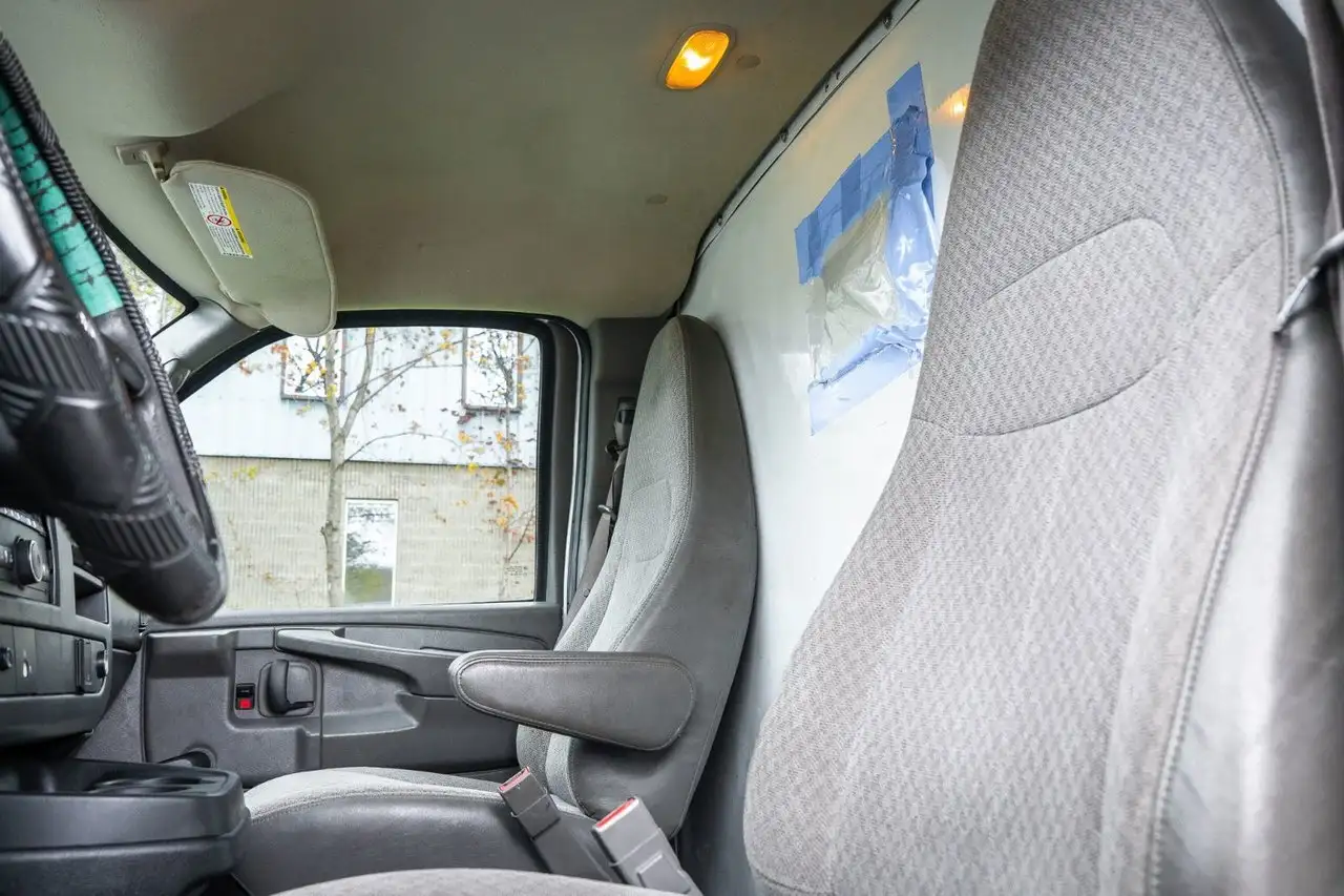 GMC Savana photo GMC Savana