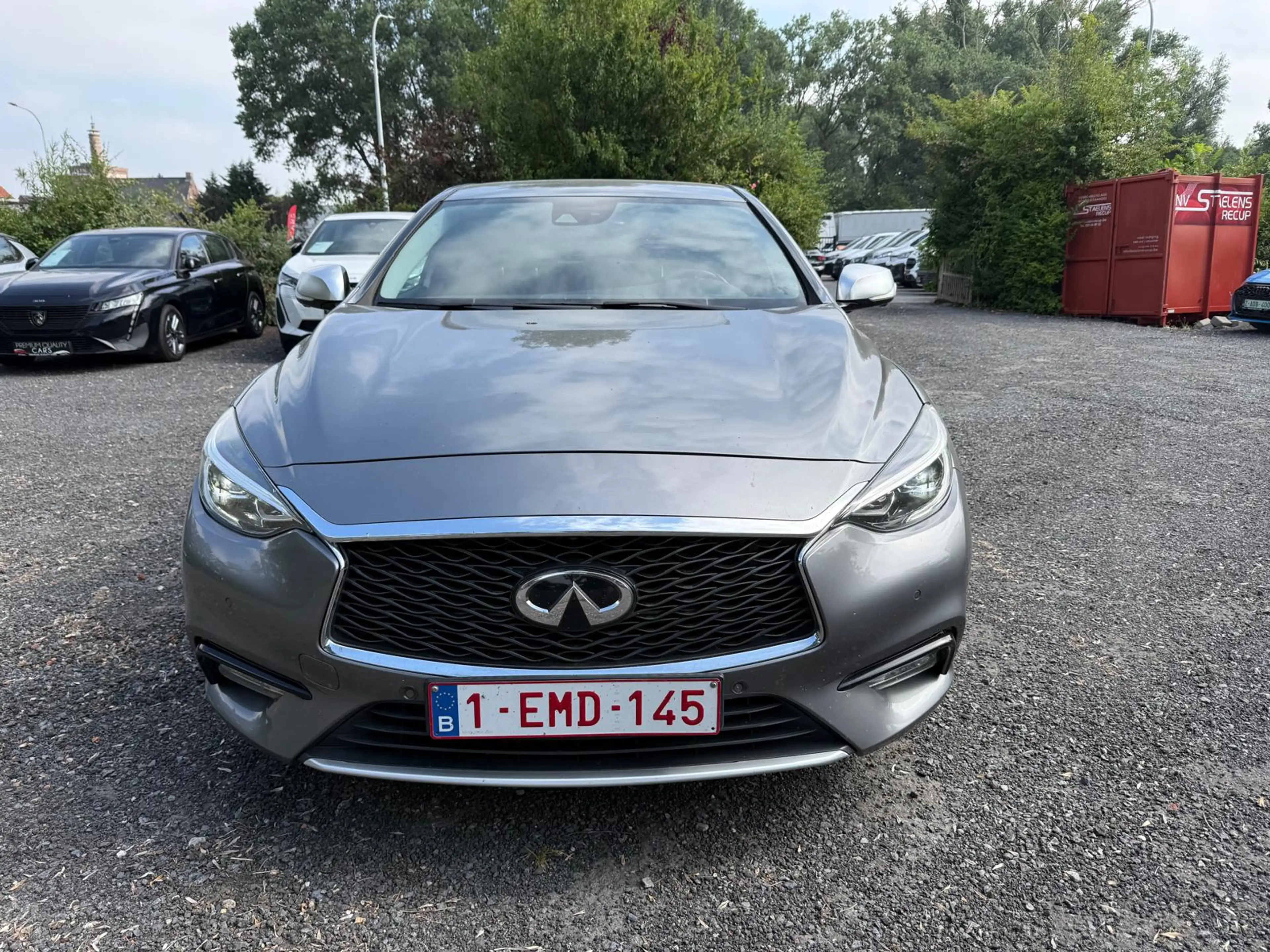 Infiniti Q30 ENKEL VERKOOP AAN HANDELAAR- AIRCO / CRUISECONTROL / SENSOREN / CAMERA — photo 2