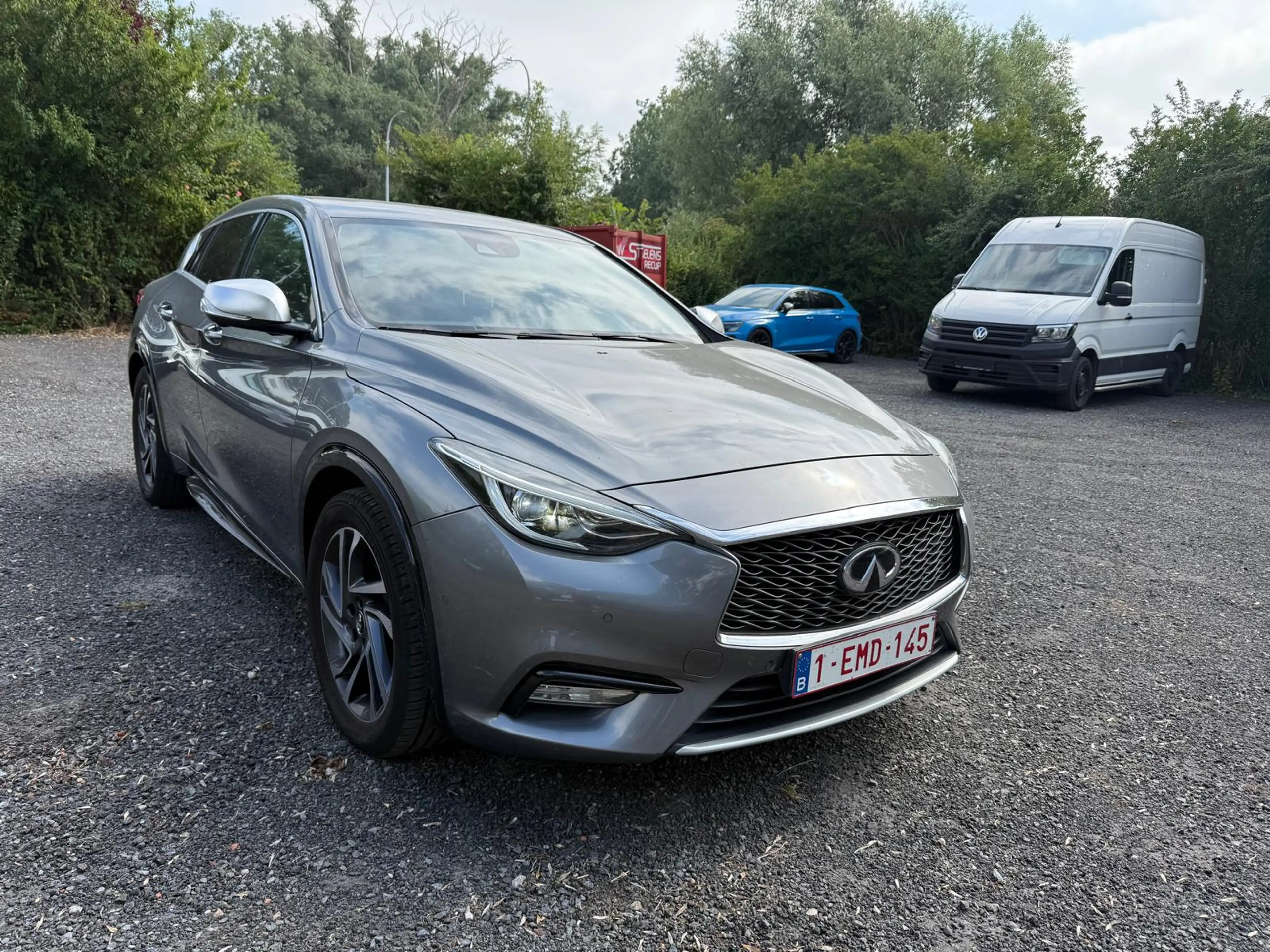 Infiniti Q30 ENKEL VERKOOP AAN HANDELAAR- AIRCO / CRUISECONTROL / SENSOREN / CAMERA — photo 3