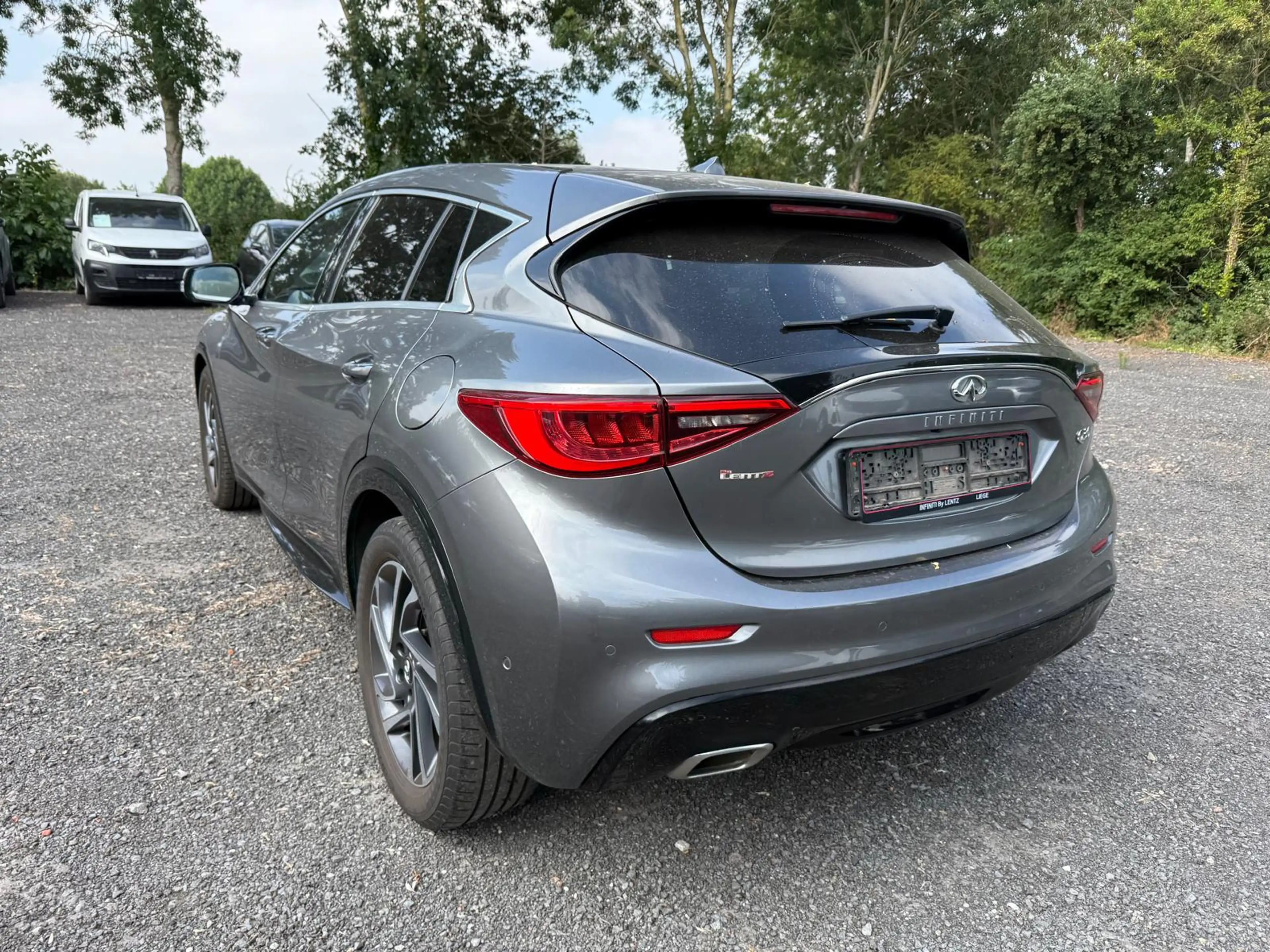 Infiniti Q30 ENKEL VERKOOP AAN HANDELAAR- AIRCO / CRUISECONTROL / SENSOREN / CAMERA — photo 6