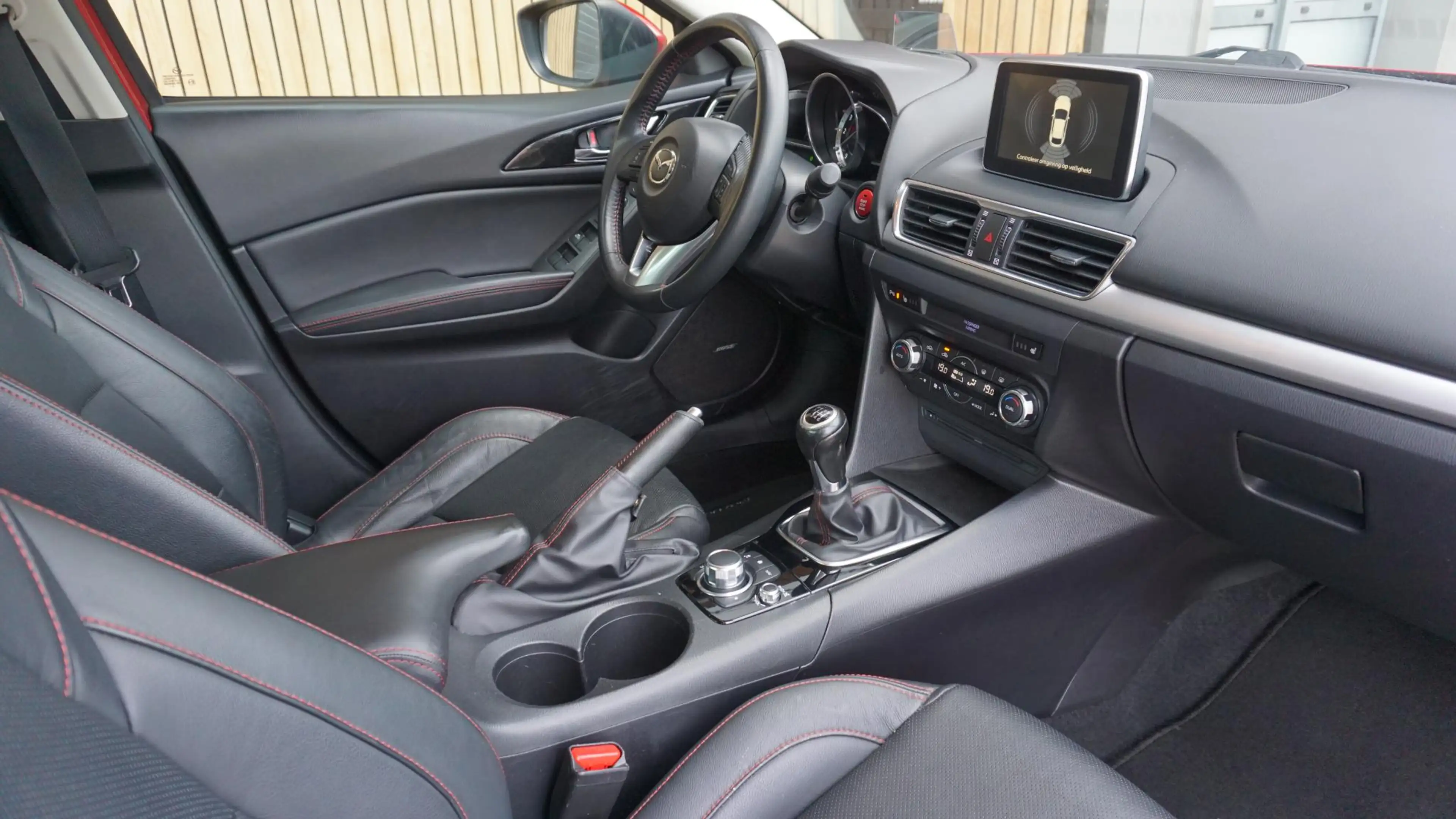 Mazda 3 2.0 120pk GT-M *Black Optik* Leder HUD BOSE LED St — photo 22