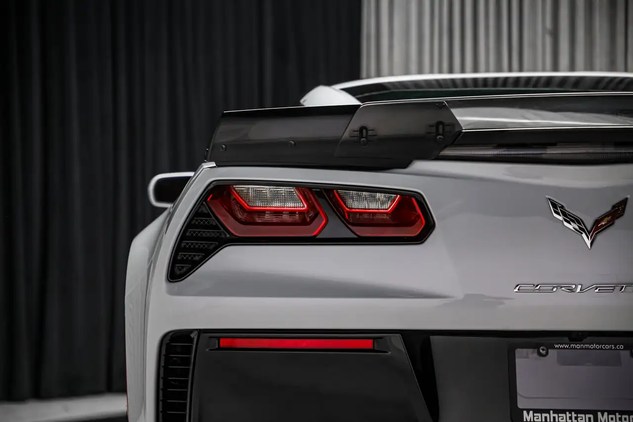 Chevrolet Corvette снимка Chevrolet Corvette