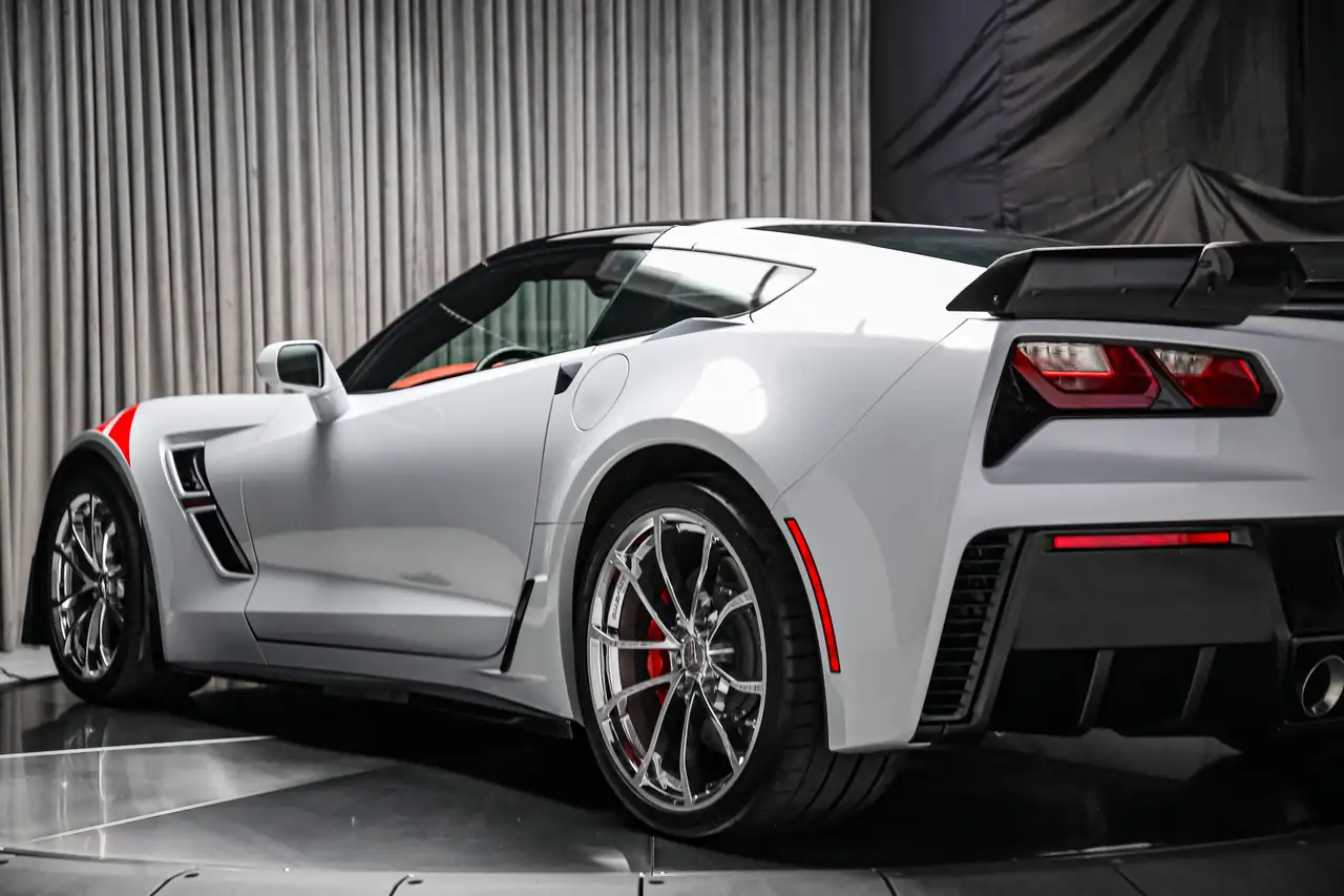 Chevrolet Corvette снимка Chevrolet Corvette