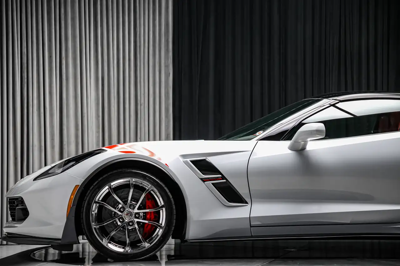 Chevrolet Corvette снимка Chevrolet Corvette