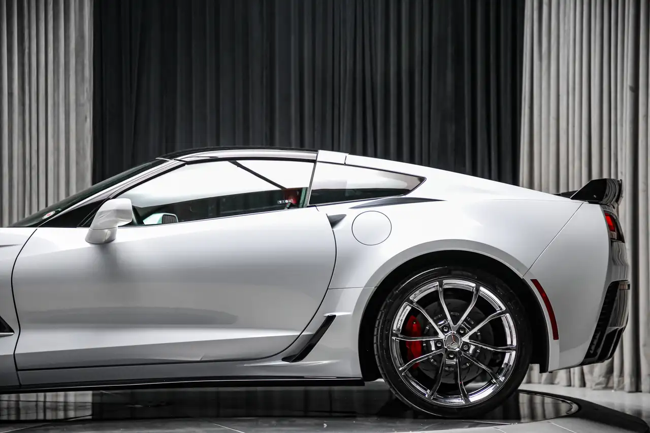 Chevrolet Corvette снимка Chevrolet Corvette