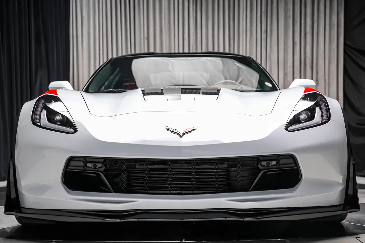 Chevrolet Corvette снимка Chevrolet Corvette