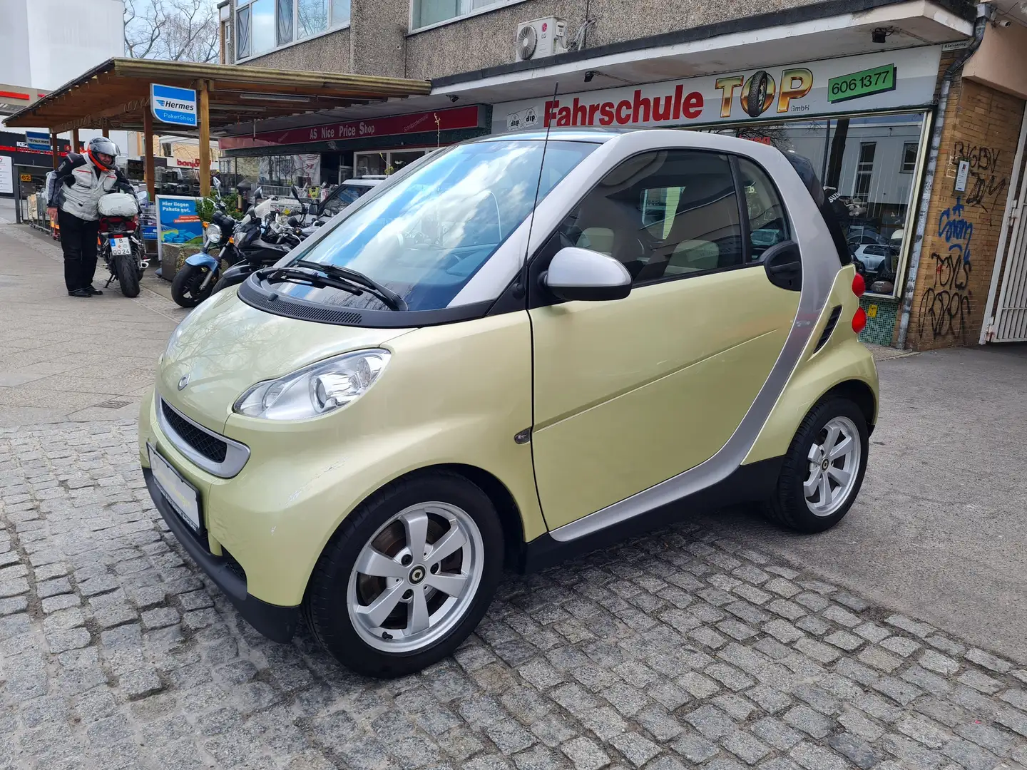 smart forTwo Edition Limited Three Mhd/2.Hand/Klima/Sitzheizung Yellow - 2