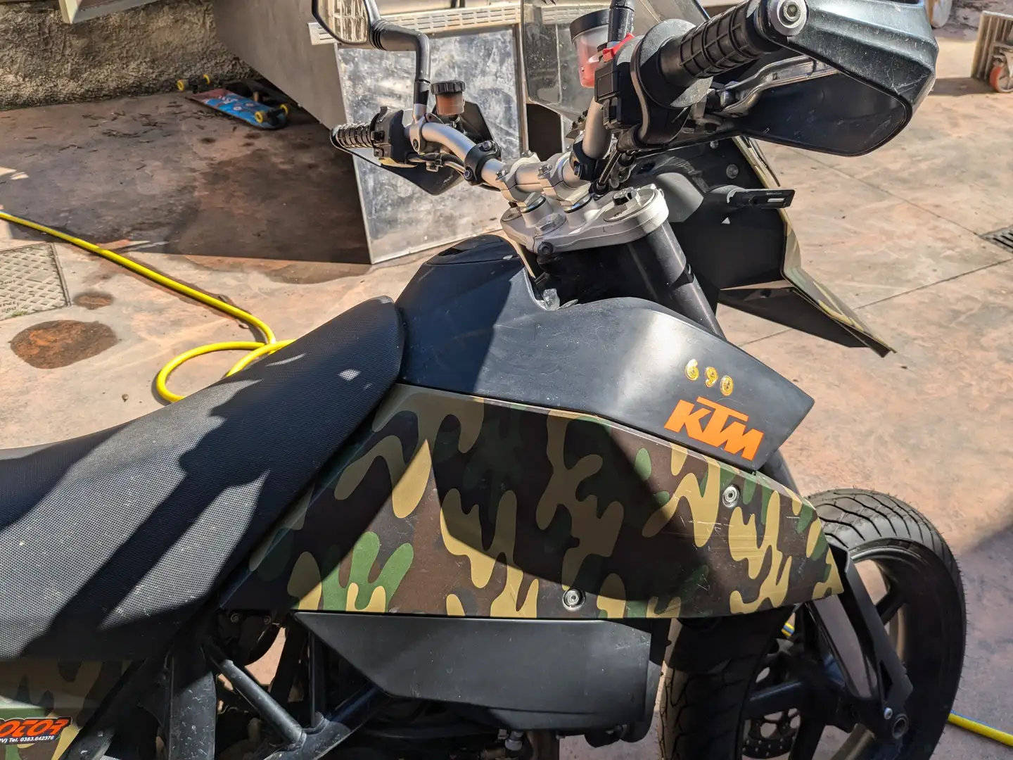 KTM 690 Supermoto prestige - 2