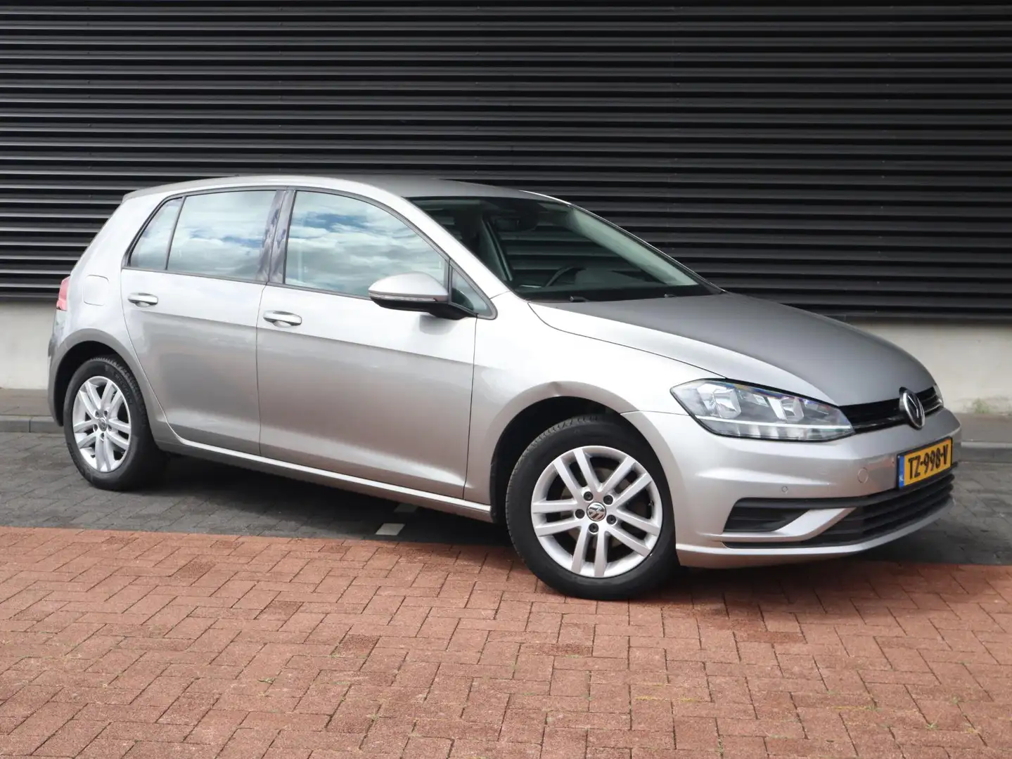 Volkswagen Golf 1.0 TSI Trendline | Clima | PDC V+A | Carplay/Andr Gris - 2
