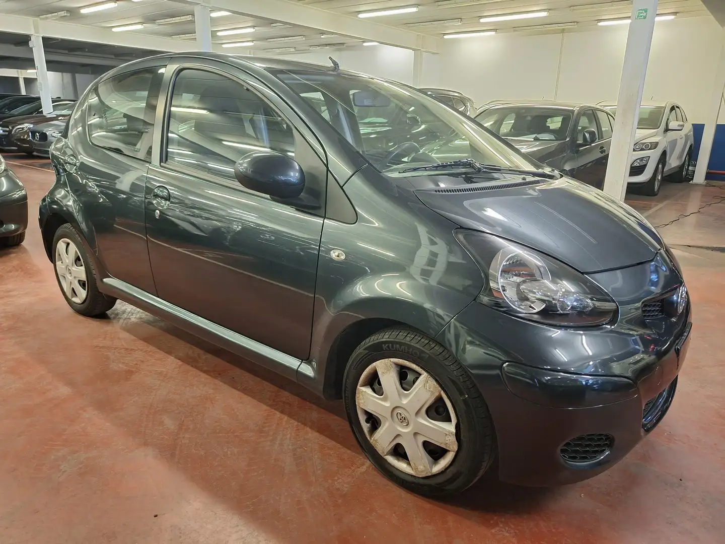 Toyota Aygo Aygo 1.0i VVT-i Grijs - 1