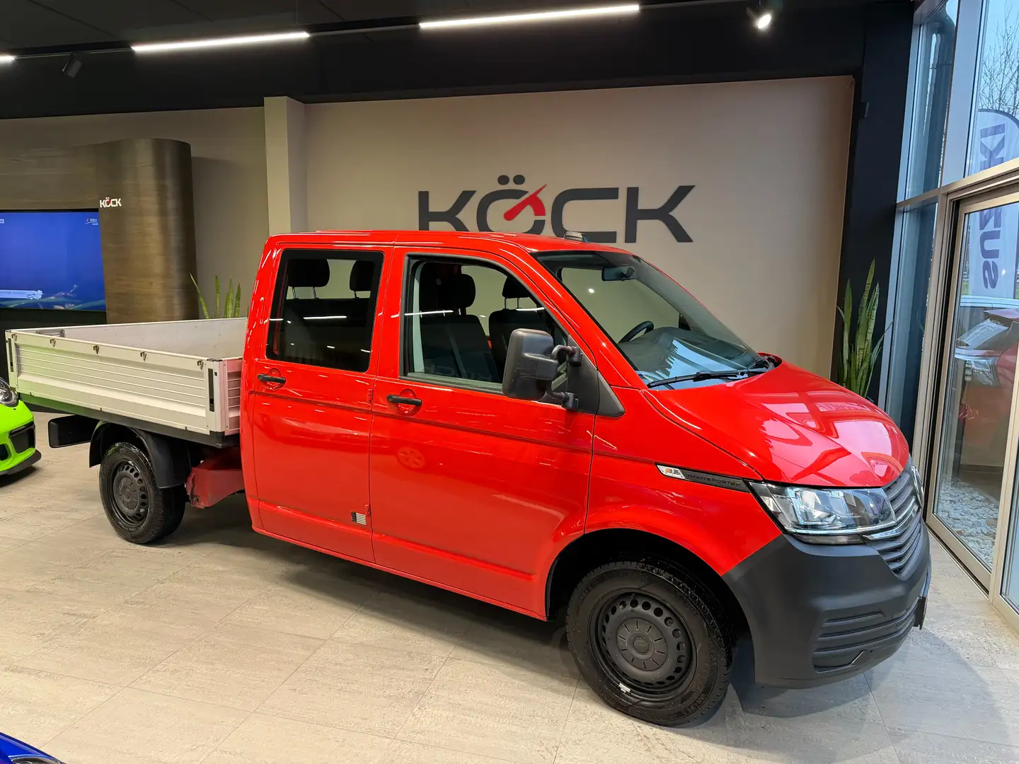 Volkswagen T6.1 Transporter Doppelkabine lang FWD Rouge - 1