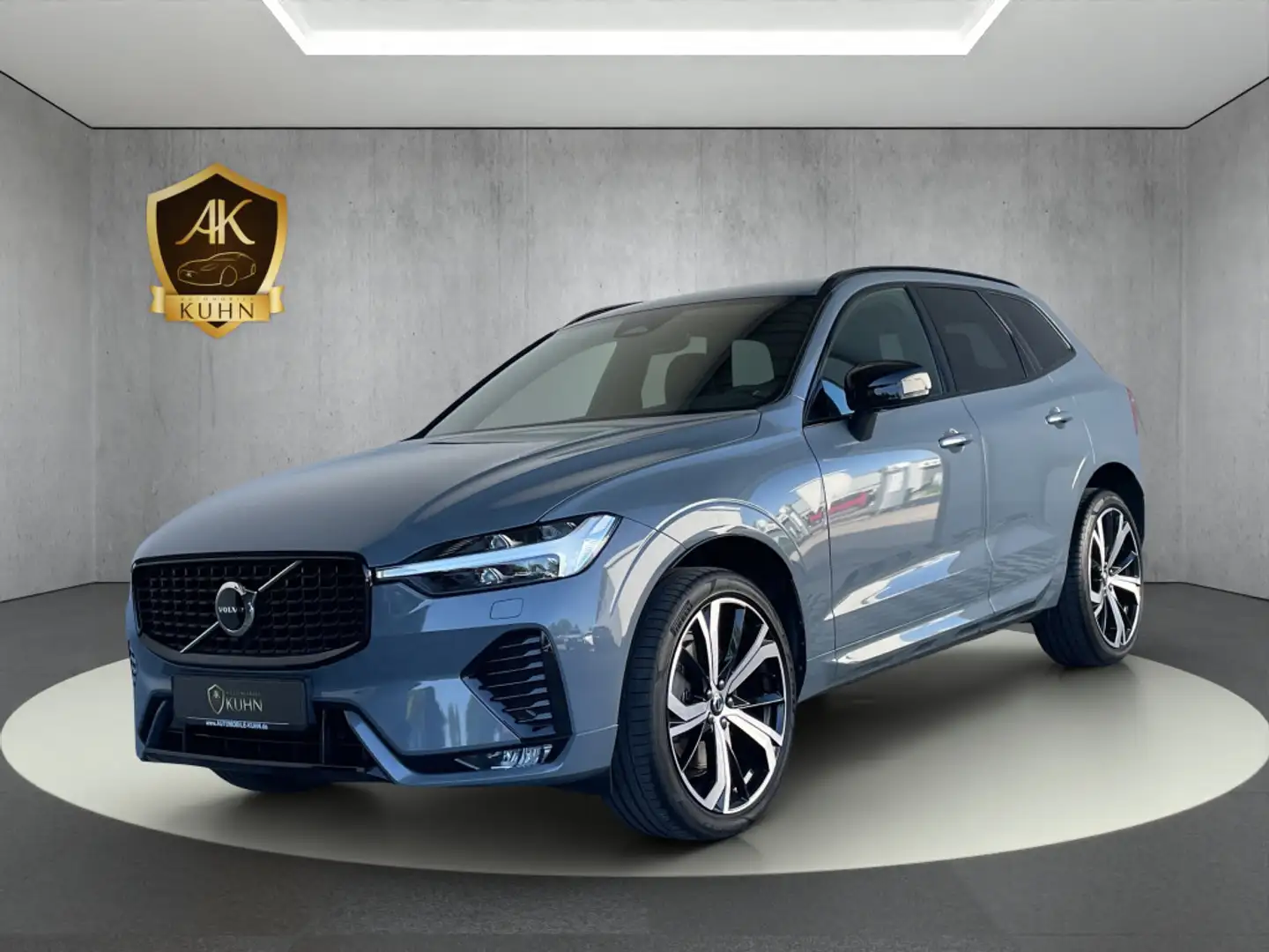 Volvo XC60 B4*R-DESIGN*2WD*AHK*21 ZOLL* Grau - 1
