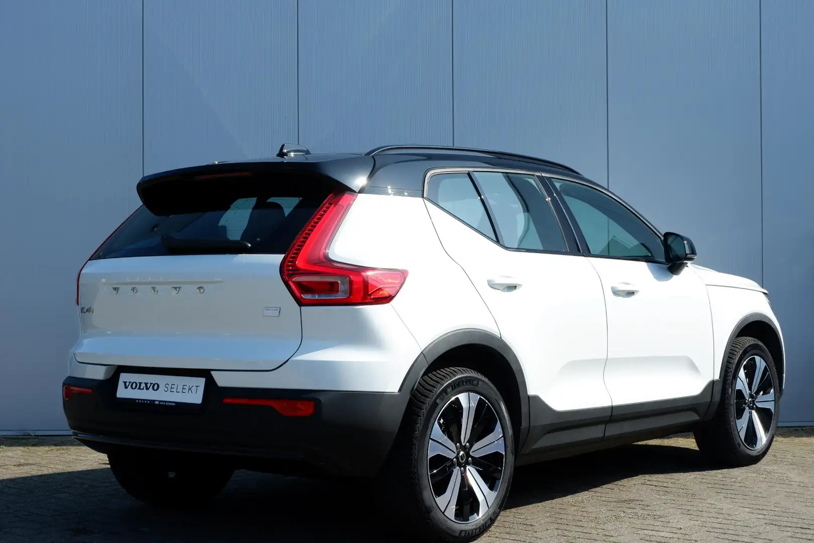 Volvo XC40 Recharge Core 70 kWh Verwarmbare voorstoelen en st Wit - 2