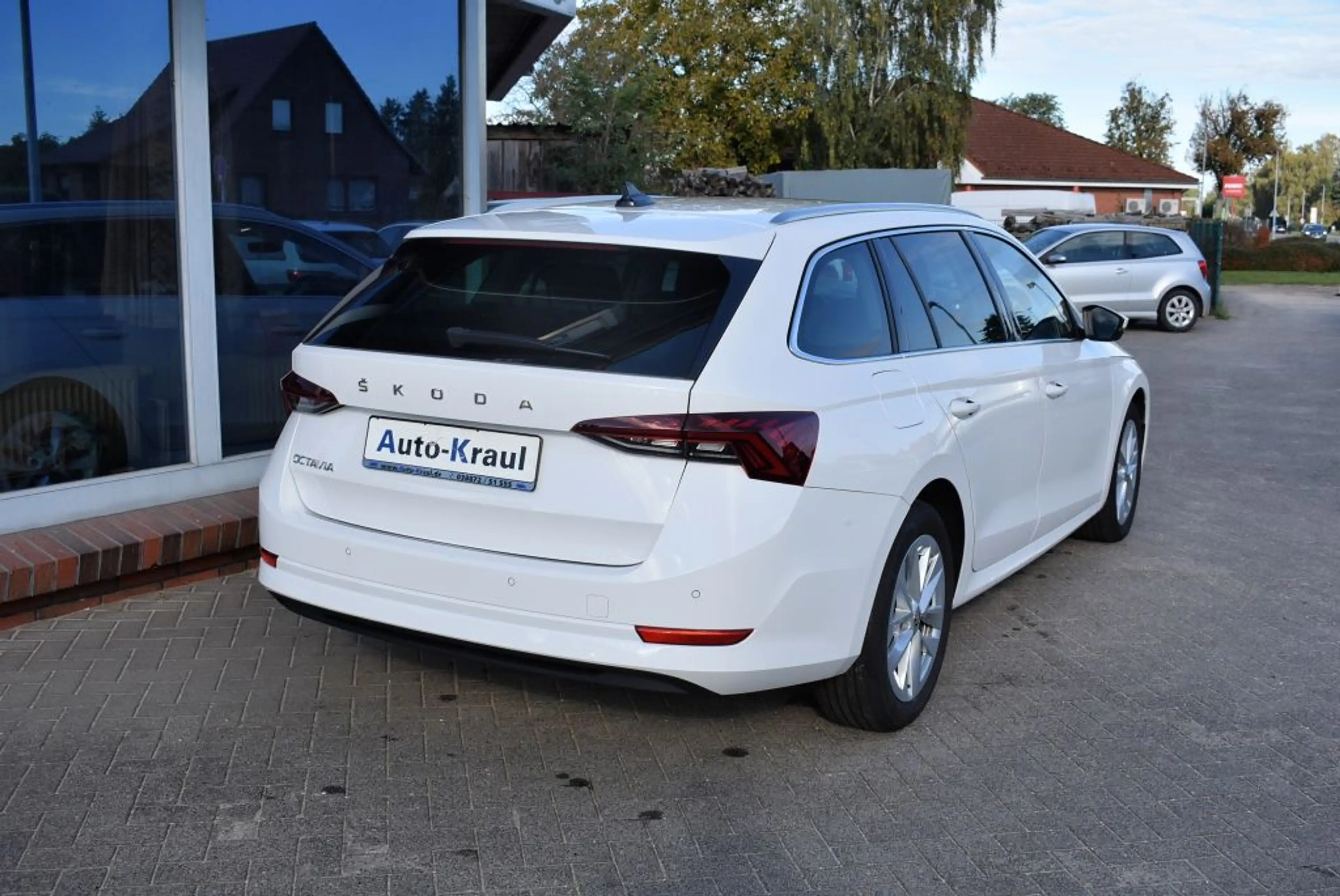 Skoda Octavia Combi 2.0 TDI Style Led-Scheinwerfer Navi Alu Klim — photo 3