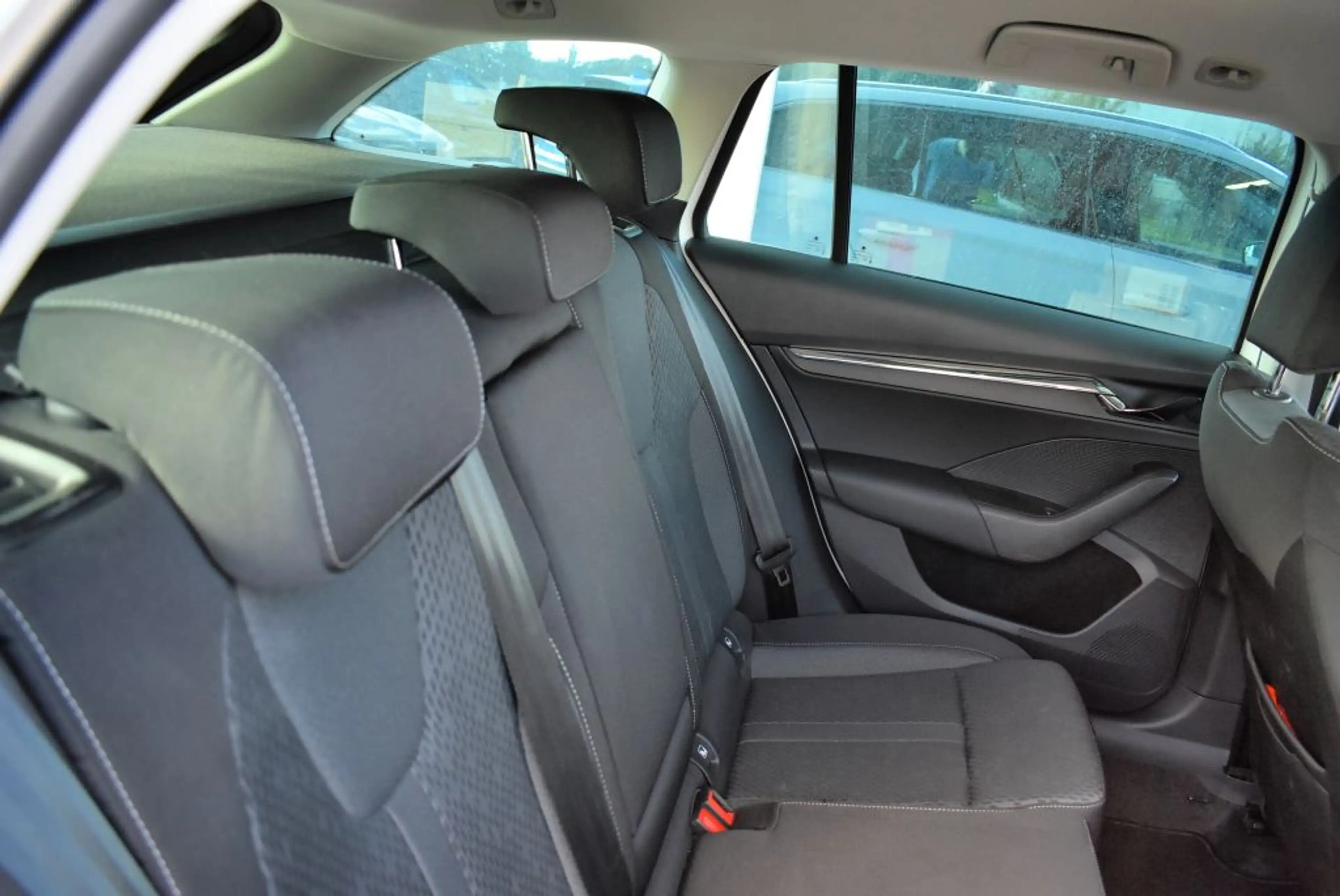 Skoda Octavia Combi 2.0 TDI Style Led-Scheinwerfer Navi Alu Klim — photo 5