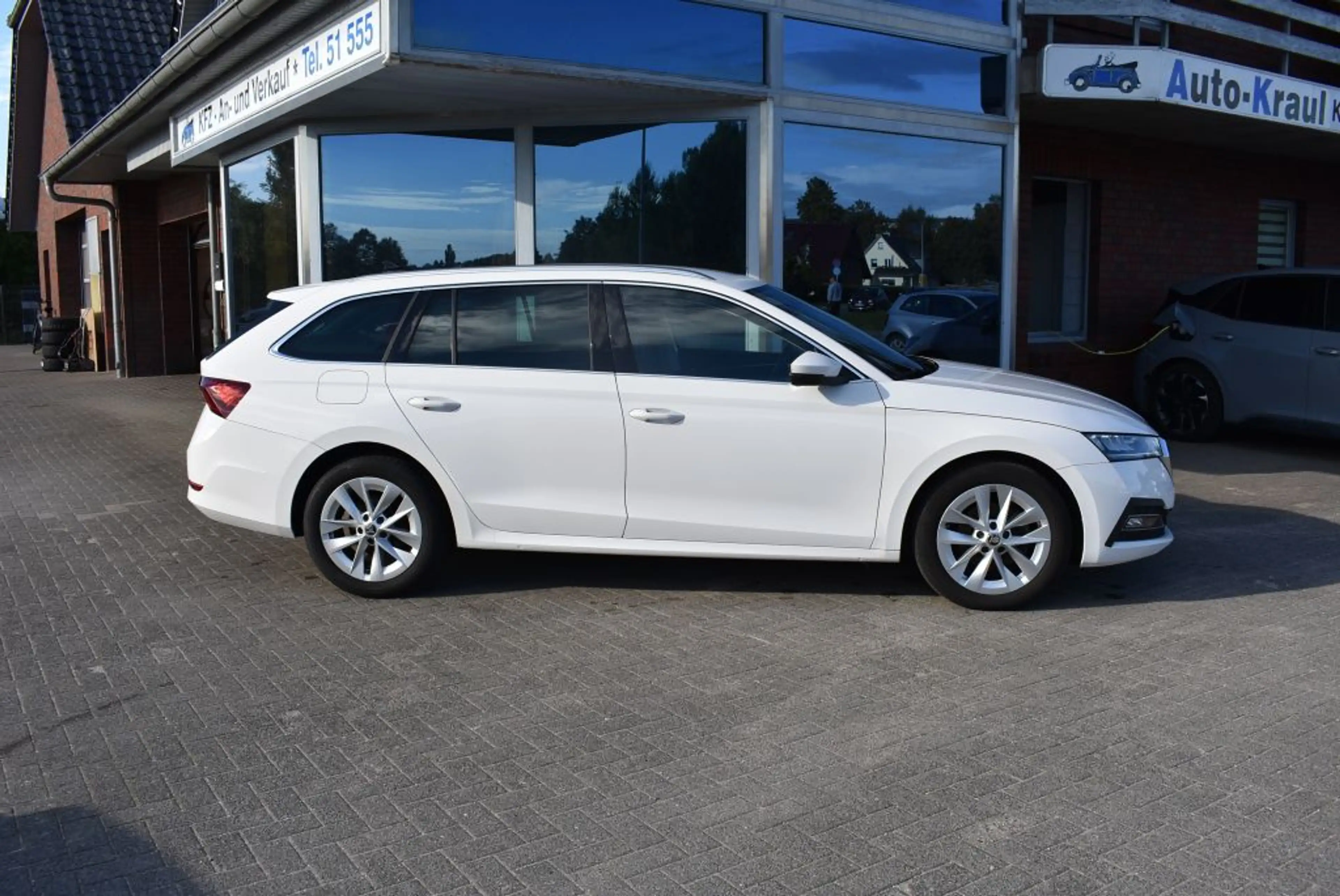 Skoda Octavia Combi 2.0 TDI Style Led-Scheinwerfer Navi Alu Klim — photo 2