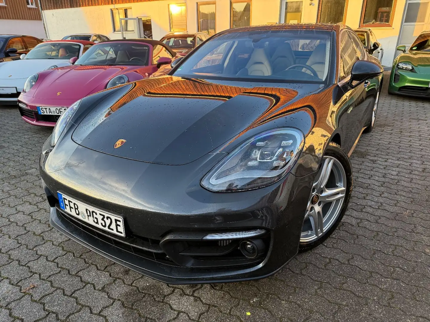 Porsche Panamera PANAMERA 4 E-HYBRID "NEUWERTIG" 1.HD,APPROVED ! Grau - 2