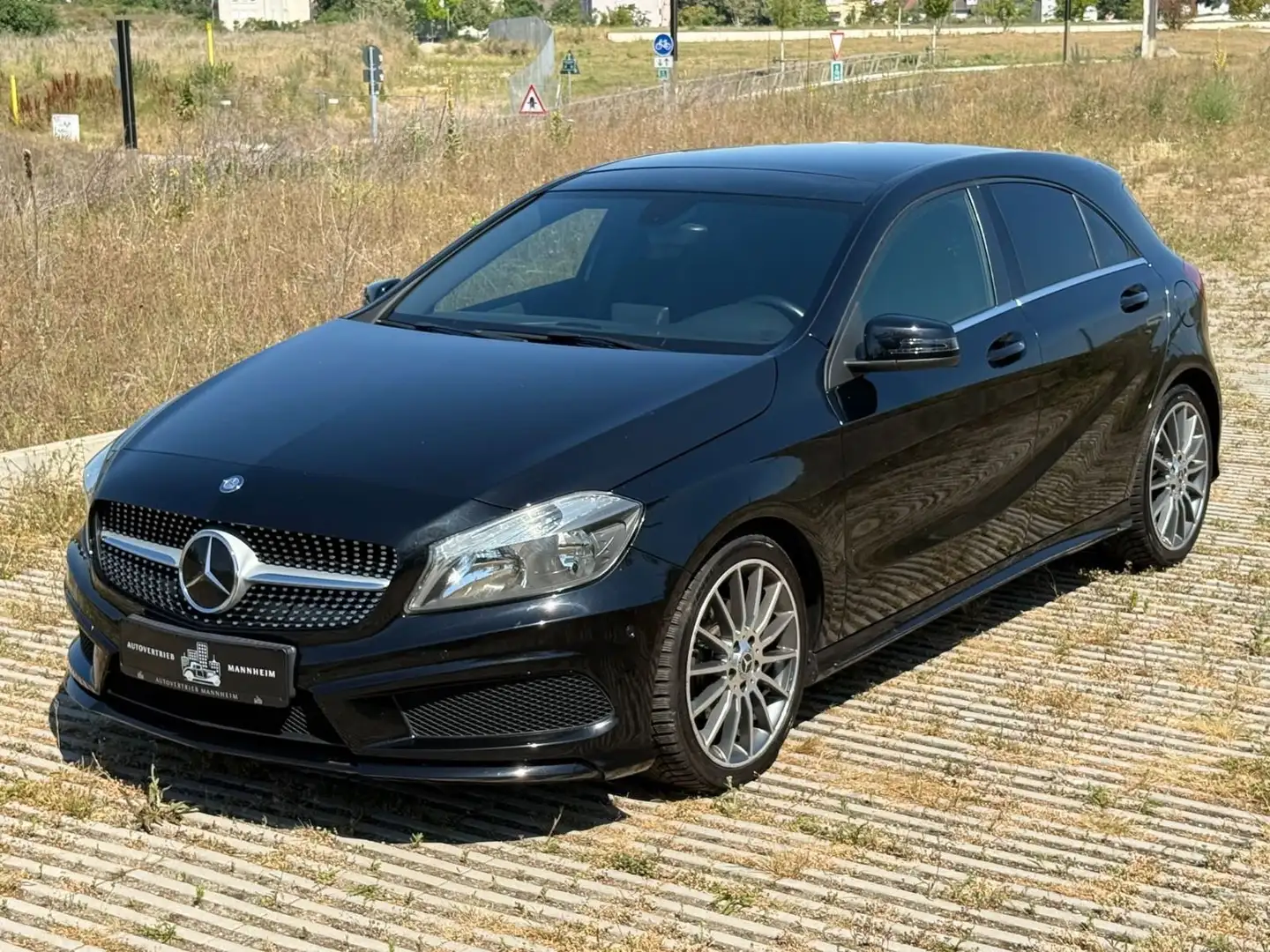 Mercedes-Benz A 180 CDI / d BlueEfficiency AMG /PDC/SHZ Zwart - 1