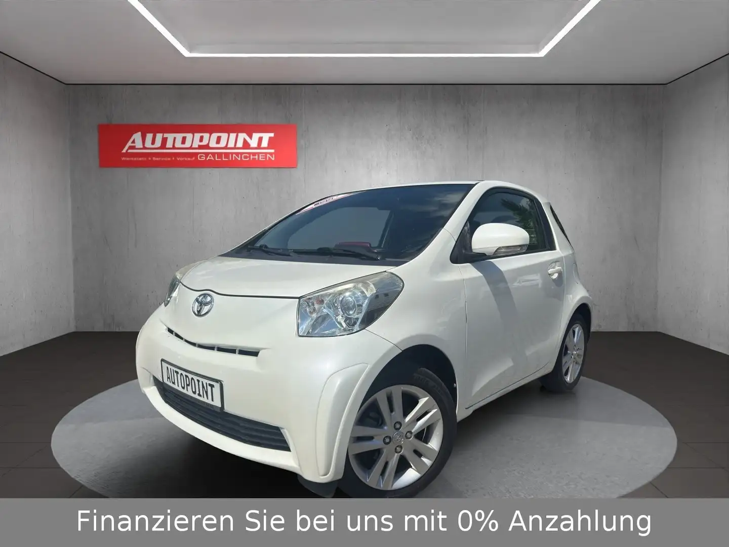 Toyota iQ Automatik+Klima+Garagenwagen Tüv neu ! Bílá - 1