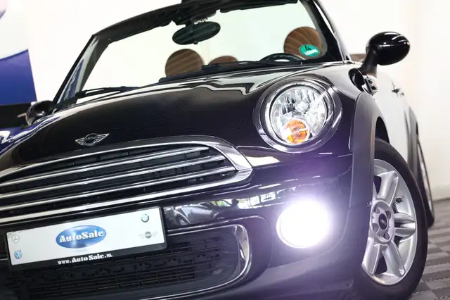 Mini Convertible view 9