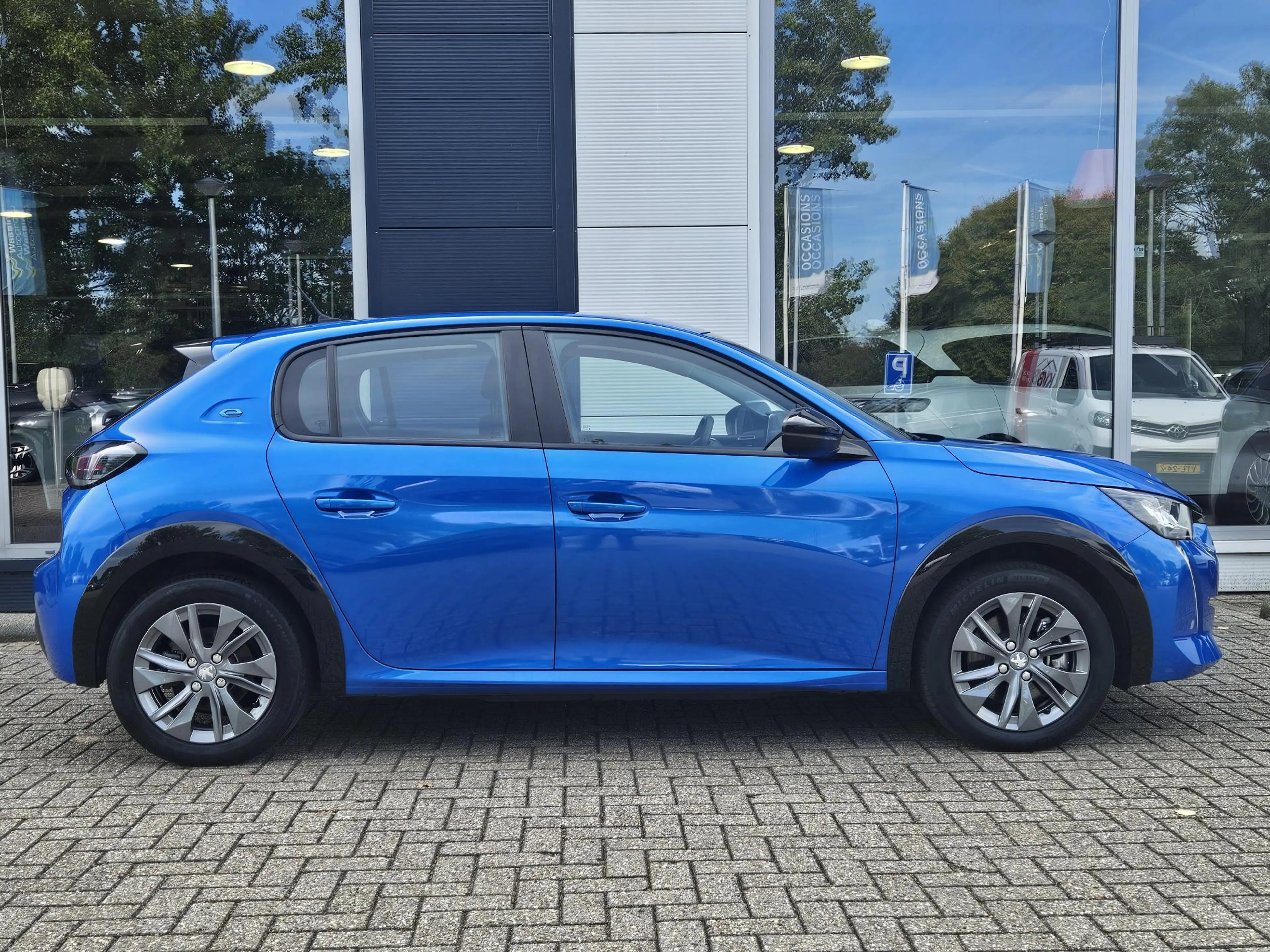 Peugeot e-208 EV Active Pack 50 kWh SOH 97.4% | Cruise Control | — photo 9
