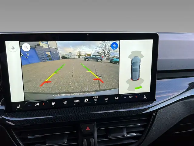 Ford Focus view 14