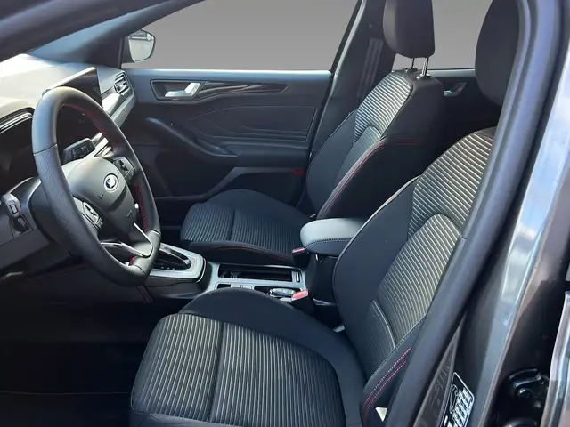Ford Focus view 9