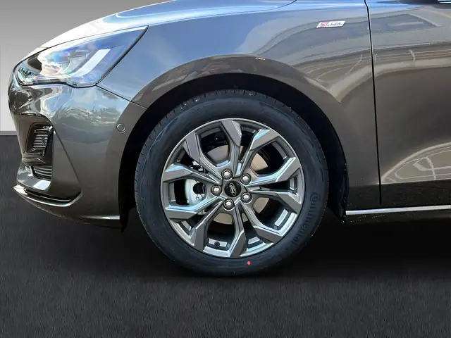 Ford Focus view 4