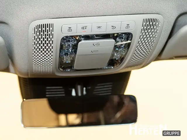 Mercedes-Benz GLB view 11
