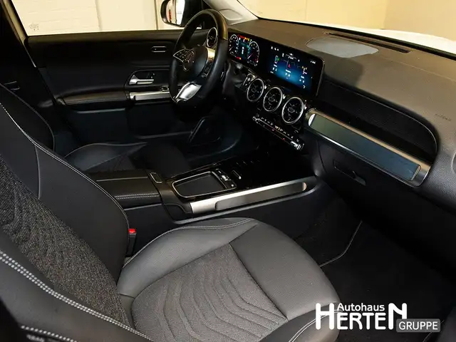 Mercedes-Benz GLB view 6