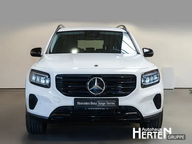 Mercedes-Benz GLB view 2
