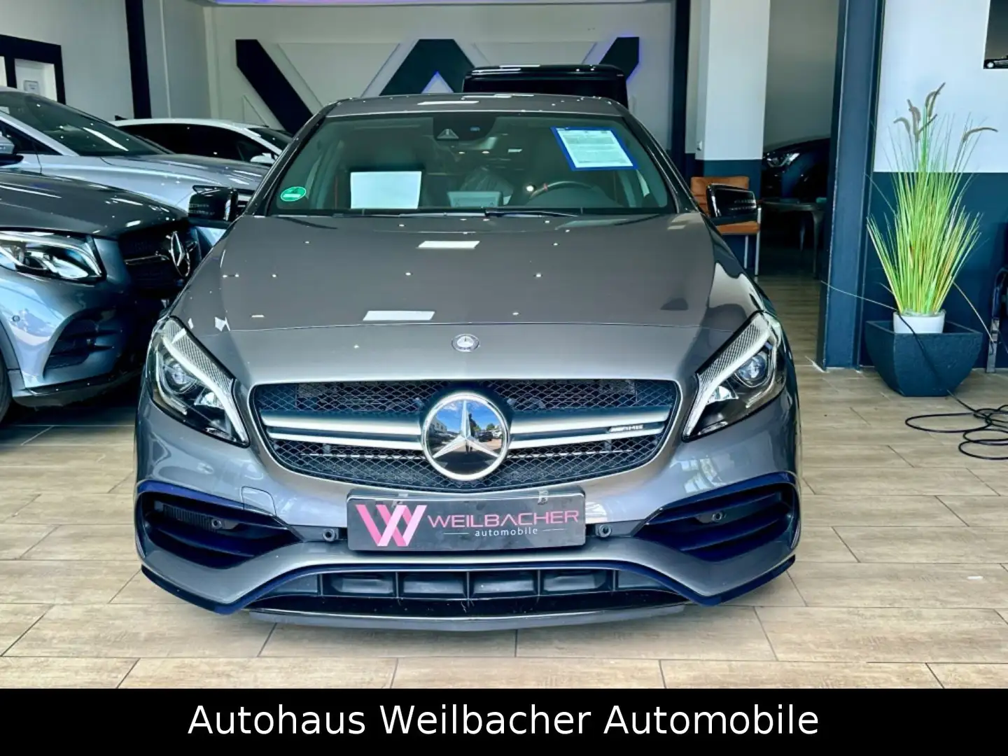 Mercedes-Benz A 45 AMG 4Matic * Performance * Night * LED * Šedá - 2