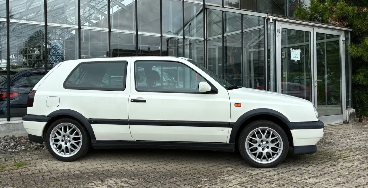 Volkswagen Golf GTI 3-türig 8x Alu TÜV bis 11/2027, foto 4